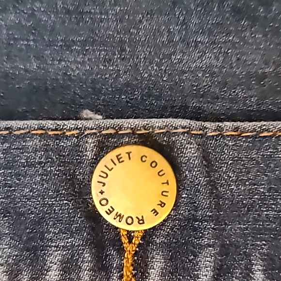 Romeo & Juliet Couture Jean skirt - Picture 2 of 7